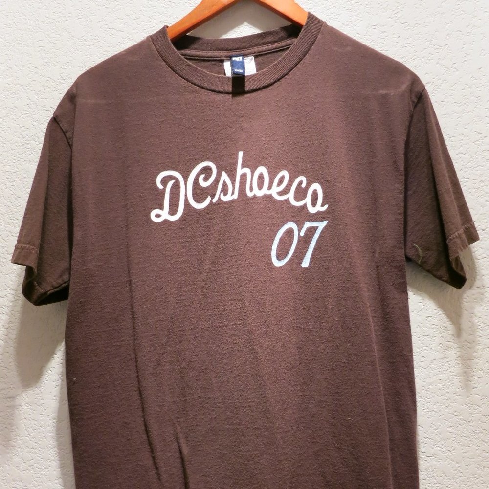 DC Vintage Skate T-Shirt, Medium, Brown